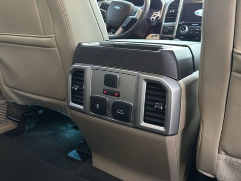 Used 2018 Ford F150 Lariat w/ Equipment Group 502A Luxury image 27