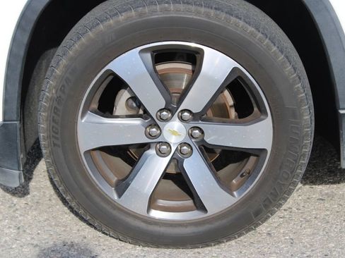 Used 2018 Chevrolet Traverse LT FWD image 8
