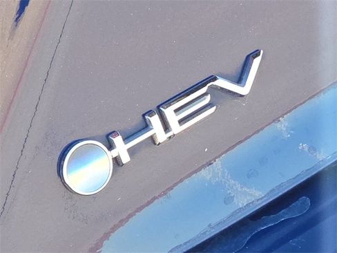 Used 2025 Toyota Camry LE image 11