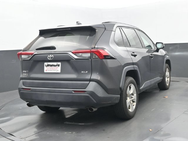 Used 2021 Toyota RAV4 XLE FWD image 6