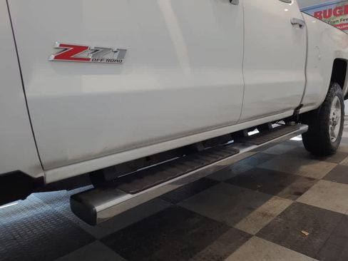 Used 2019 Chevrolet Silverado 2500 LTZ w/ Vortec Plus Package AWD/4WD image 9