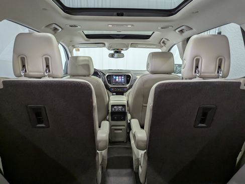 Used 2017 GMC Acadia Denali w/ Technology Package AWD/4WD image 9