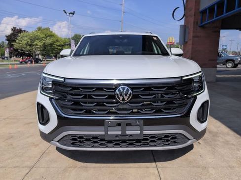Used 2025 Volkswagen Atlas Cross Sport SE AWD/4WD image 10