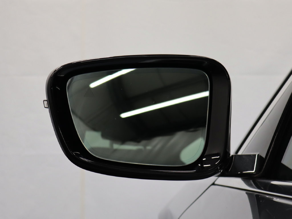 Used 2019 BMW 530e xDrive w/ Convenience Package AWD/4WD image 14
