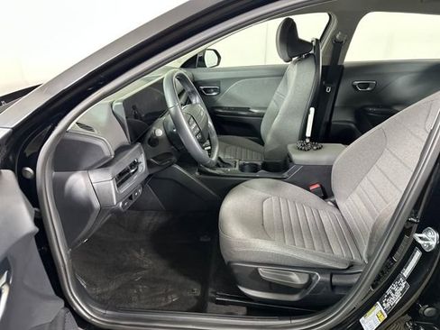 Used 2025 Kia K4 EX image 11