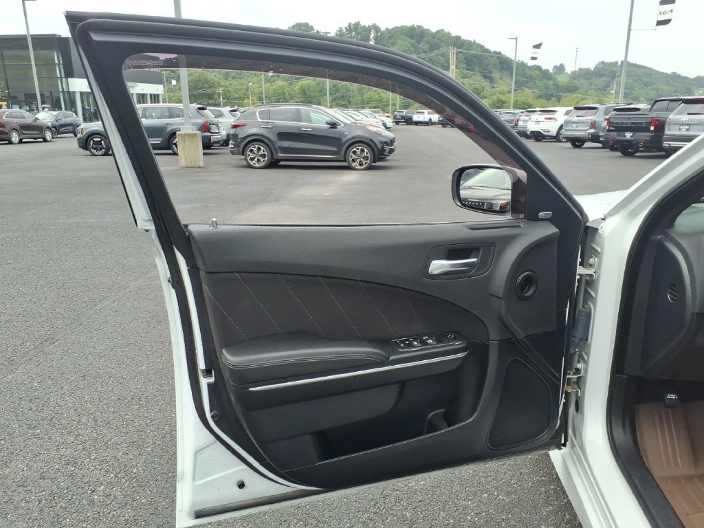 Used 2022 Dodge Charger R/T RWD image 11