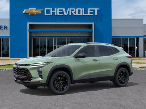 New 2026 Chevrolet Trax ACTIV w/ Sunroof Package FWD image 2