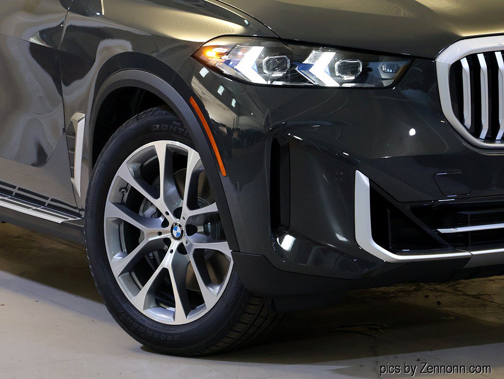 Used 2026 BMW X5 xDrive50e w/ Climate Comfort Package AWD/4WD image 3