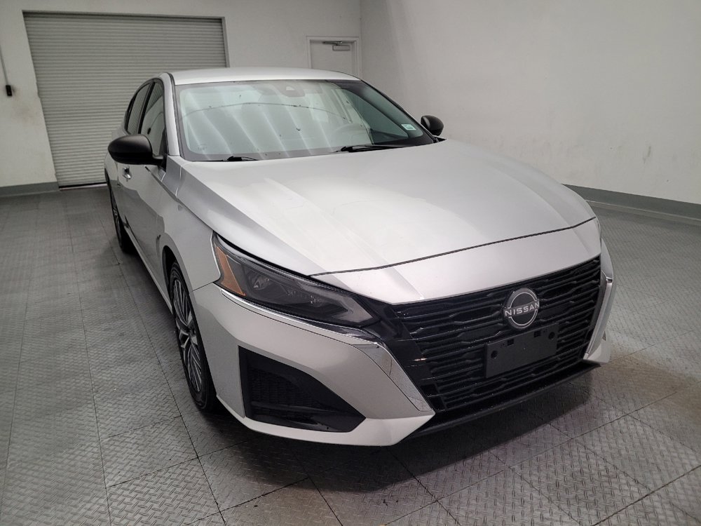Used 2024 Nissan Altima 2.5 SV FWD image 14