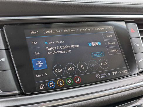 Used 2024 Buick Enclave Essence AWD/4WD image 27
