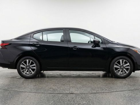 Used 2025 Nissan Versa SV FWD image 11