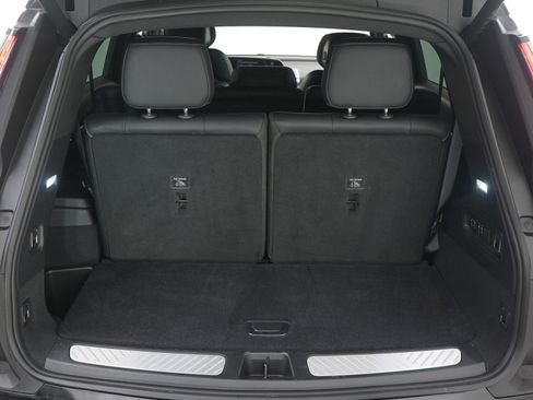 Used 2026 Cadillac Vistiq Luxury image 11