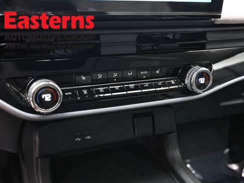 Used 2025 Honda Prologue EX image 18