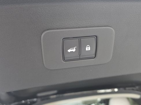 Used 2026 Nissan Leaf Platinum+ w/ Cargo Package (Platinum+) FWD image 13