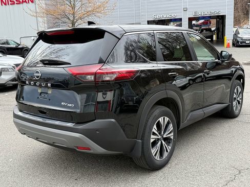 Used 2023 Nissan Rogue SV image 6