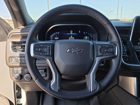 Used 2023 Chevrolet Suburban Z71 w/ Luxury Package image 11