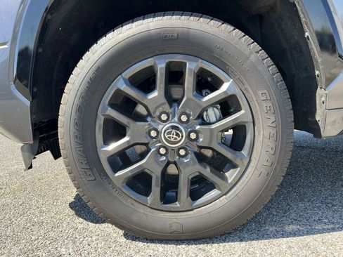 Used 2023 Toyota Tundra Platinum AWD/4WD image 20