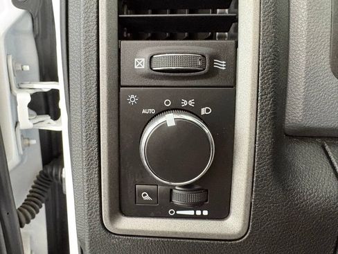 Used 2015 RAM 1500 Tradesman RWD image 18