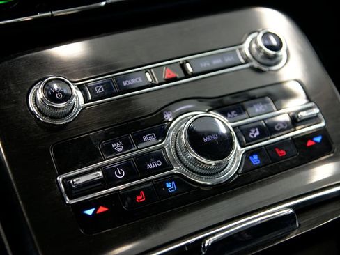 Used 2023 Lincoln Nautilus Reserve AWD/4WD image 25