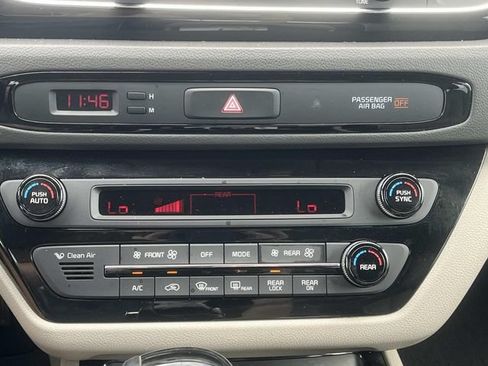 Used 2016 Kia Sedona EX FWD image 33