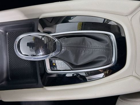 Used 2020 Nissan Rogue Sport SV AWD/4WD image 14