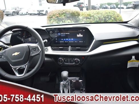 New 2025 Chevrolet Trax LT w/ Driver Confidence Package image 16