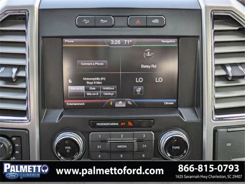 Used 2015 Ford F150 Platinum w/ Equipment Group 701A Luxury image 16