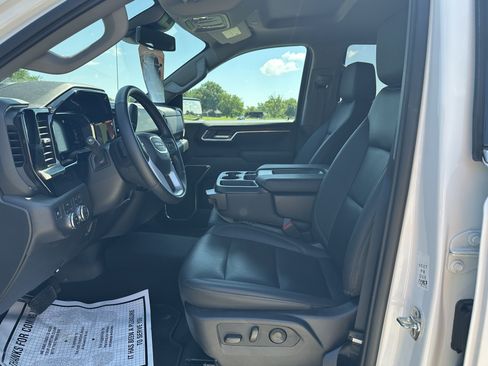 Used 2026 GMC Sierra 1500 SLT AWD/4WD image 8