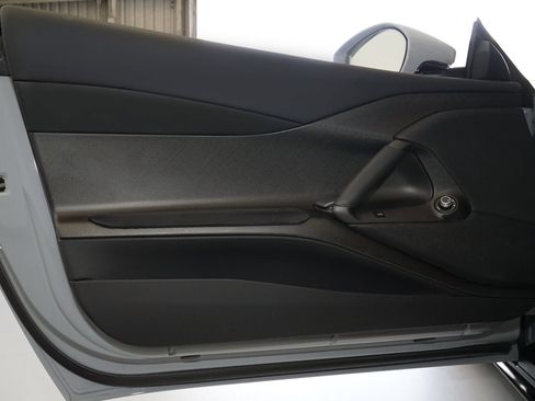 Used 2022 Ferrari 812 GTS RWD image 23