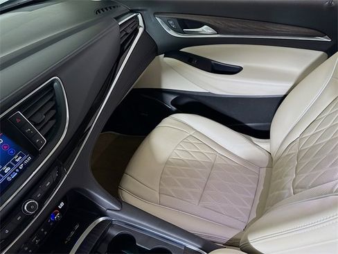 Used 2022 Buick Enclave Avenir w/ Avenir Technology Package image 23