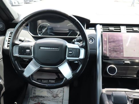 Used 2023 Land Rover Discovery S AWD/4WD image 10