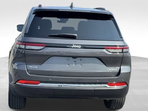 Used 2025 Jeep Grand Cherokee Laredo X w/ Luxury Tech Group I image 38