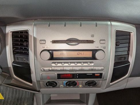 Used 2005 Toyota Tacoma PreRunner image 34