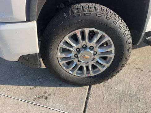 Used 2021 Chevrolet Silverado 2500 High Country w/ Technology Package image 37