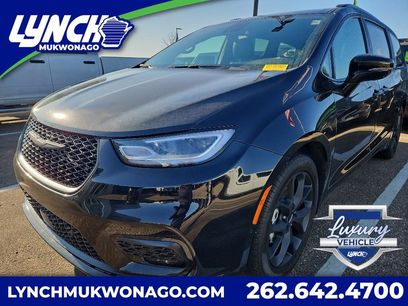 Used 2024 Chrysler Pacifica Limited w/ S Appearance Package