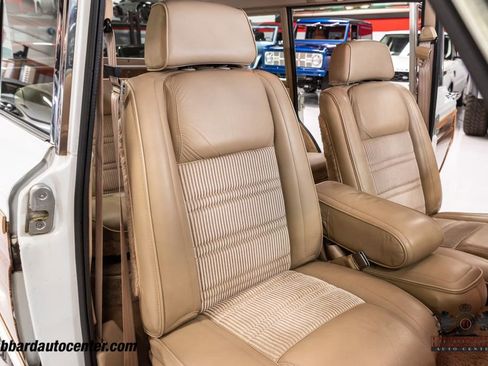 Used 1991 Jeep Grand Wagoneer 4dr Wagon 4WD image 26