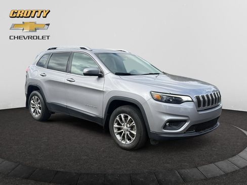 Used 2019 Jeep Cherokee Latitude Plus w/ Cold Weather Group image 7