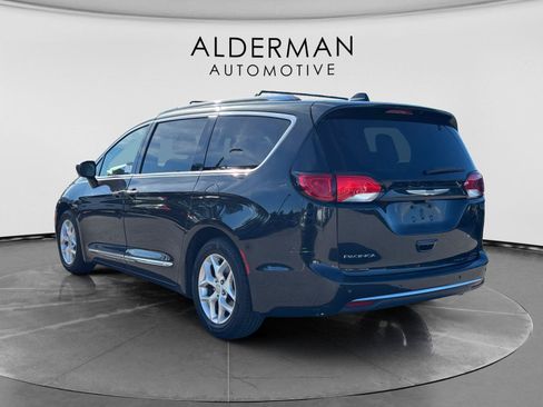 Used 2018 Chrysler Pacifica Touring-L Plus w/ Advanced Safetytec Group FWD image 3
