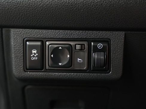 Used 2012 Nissan Versa 1.8 S image 34