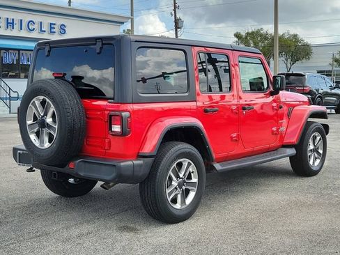 Used 2022 Jeep Wrangler Unlimited Sahara AWD/4WD image 5