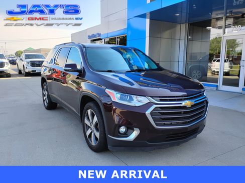Used 2019 Chevrolet Traverse LT w/ LT Premium Package AWD/4WD image 1