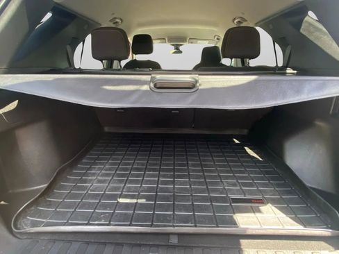 Used 2022 Chevrolet Equinox LT w/ Driver Convenience Package image 29