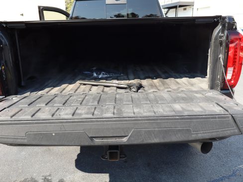 Used 2023 GMC Sierra 3500 Denali w/ Denali Black Diamond Edition AWD/4WD image 40