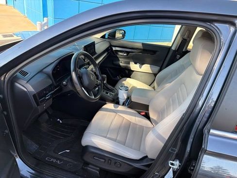 Used 2025 Honda CR-V EX-L image 11