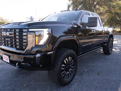 Used 2024 GMC Sierra 2500 Denali Ultimate image 7