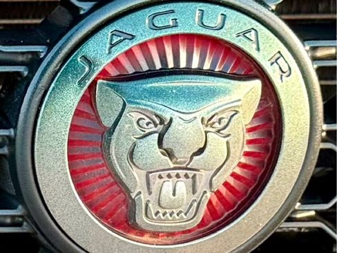 Used 2016 Jaguar XF Prestige RWD image 8