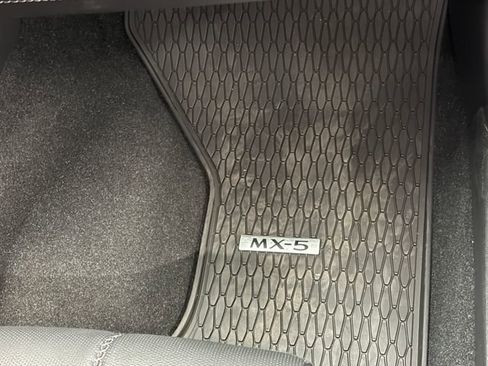 Used 2025 MAZDA MX-5 Miata RF Grand Touring w/ Weather Package RWD image 32
