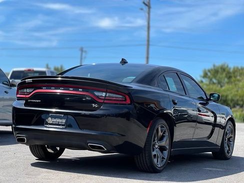 Used 2016 Dodge Charger R/T RWD image 5