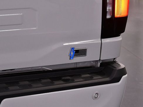 Used 2024 Ford F150 Lightning Flash image 12