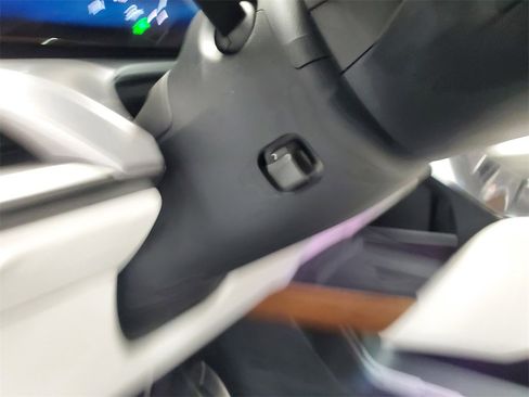 New 2026 Cadillac Vistiq Sport w/ LPO, Floor Liner Package image 11